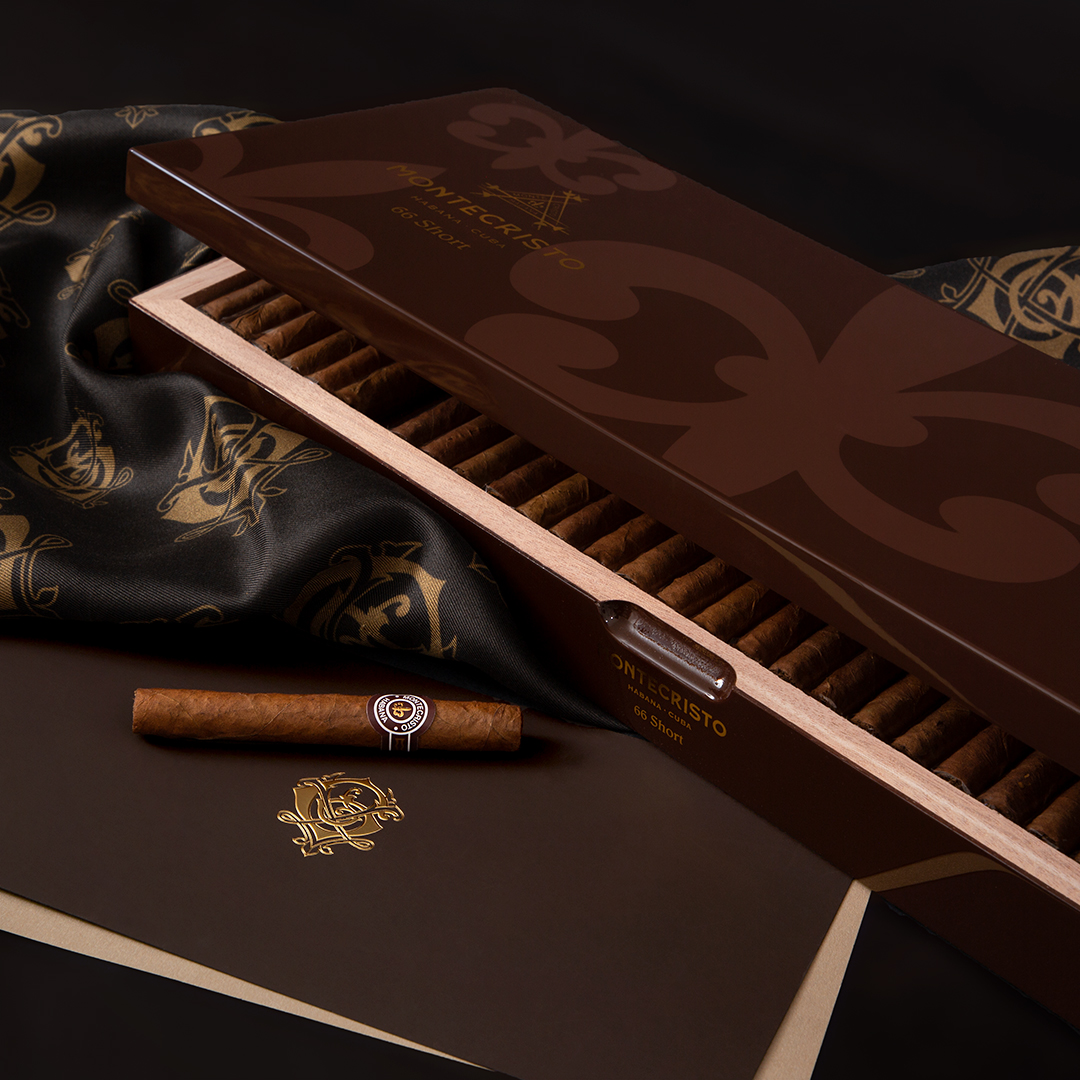 Montecristo Short Humidor Year of the Rabbit