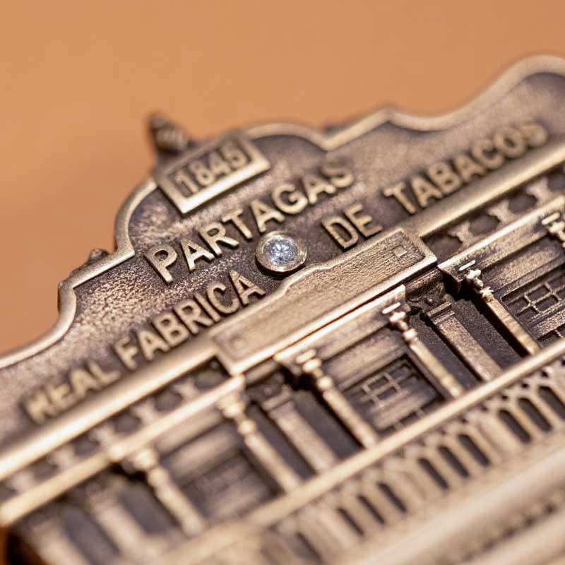 le-grand-smoking-kit-legrand-partagas-jewelry-collection-piece