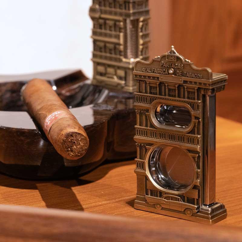 le-grand-smoking-kit-legrand-partagas-jewelry-collection-piece