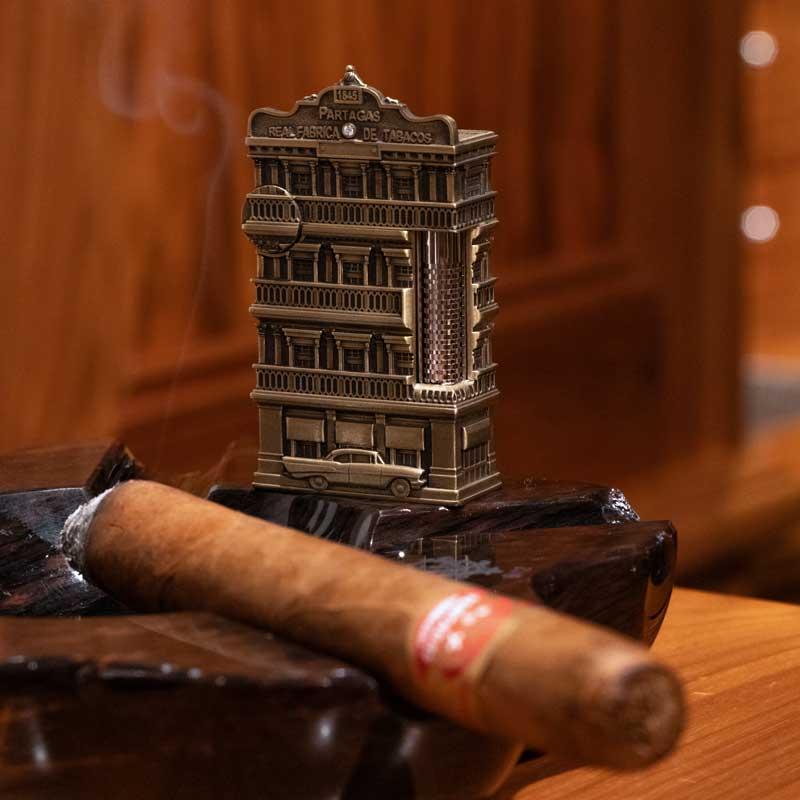 le-grand-smoking-kit-legrand-partagas-jewelry-collection-piece