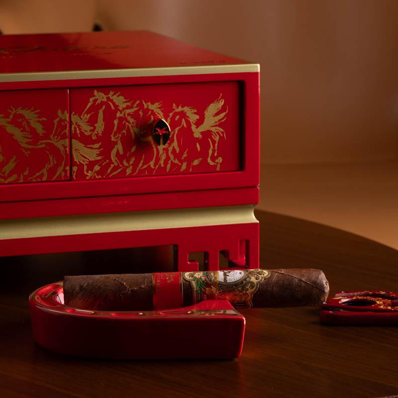 year-of-the-horse-toro-extra-box